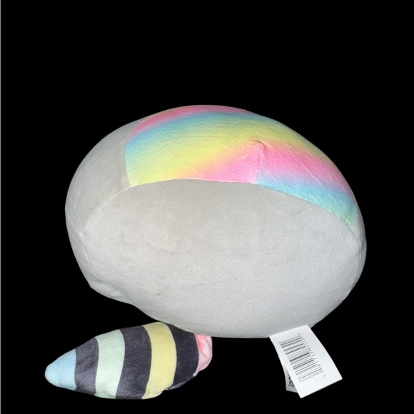 8" Squishmallows Plush Valentine's Day Max Raccoon Toy Animal NWOT - Picture 3 of 3